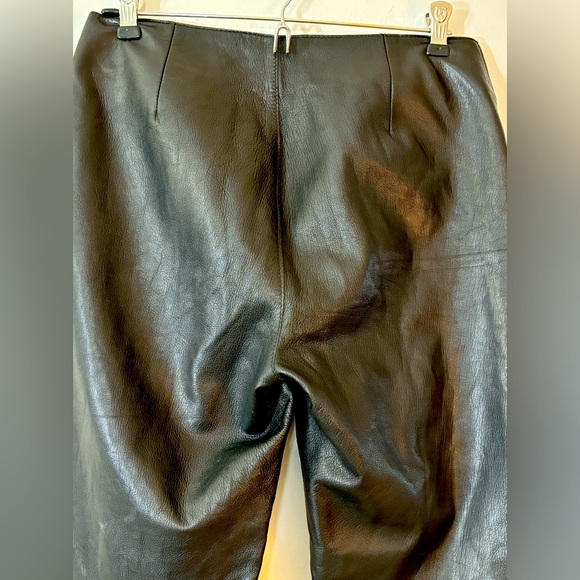 DKNY Black Leather Pants, Straight Legs, Zipper Front,Fully Lined.Woman’s Size 6 - Picture 10 of 12